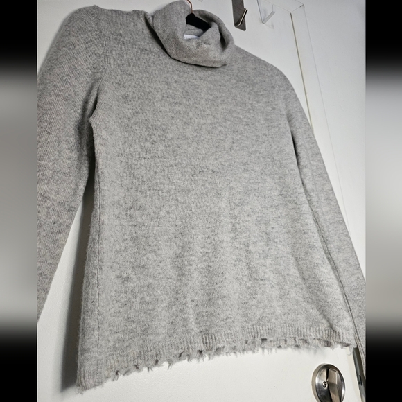 Intermix 100% Cashmere Gray Cowl Neck Sweater Distressed Hems Thumbholes - Picture 3 of 14